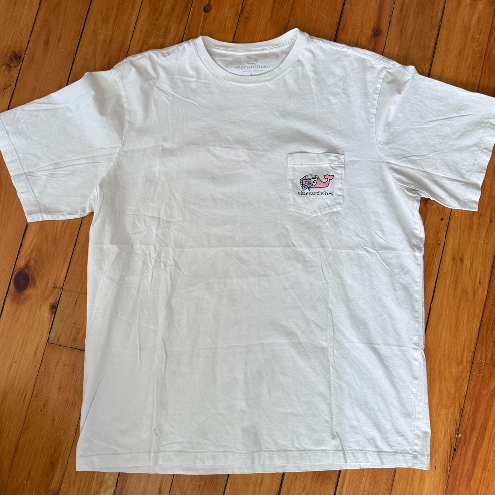 Vineyard Vines LAX WHALE HELMET POCKET T SHIRT Men's L 100% Cotton